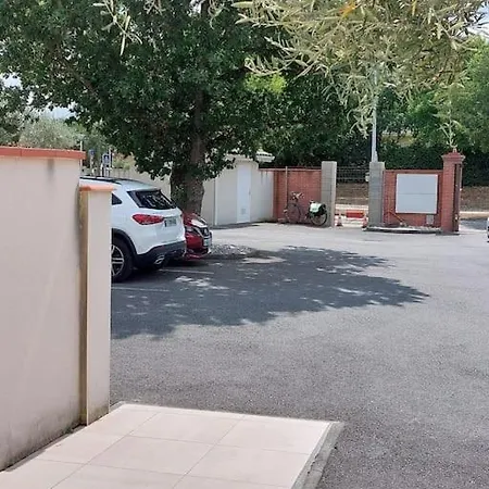 T3 Climatise, Parking Et Jardin Quartier Des Marots A *